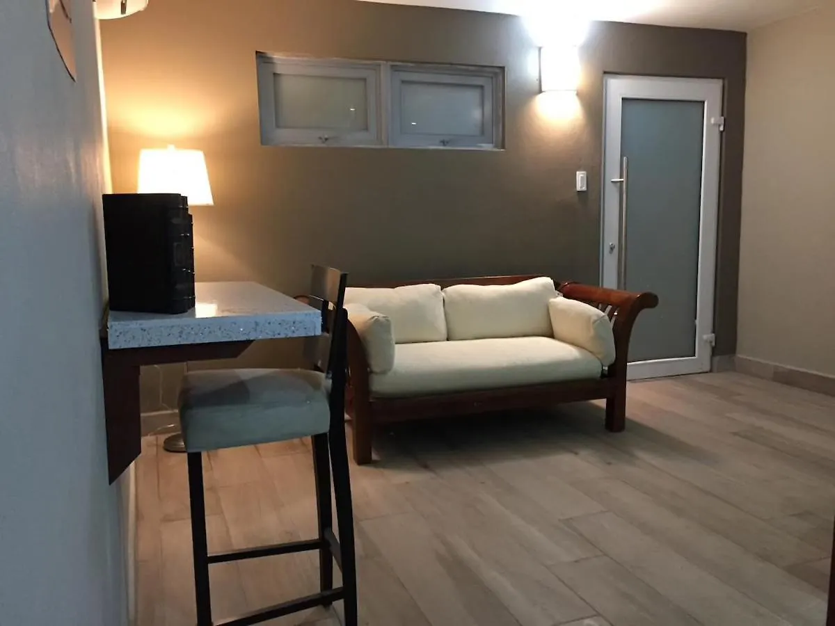 *** ゲストハウス Segovia Studio Units カロライナ プエルトリコ