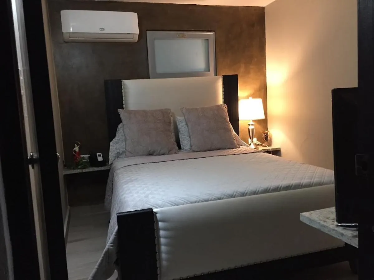 Segovia Studio Units カロライナ